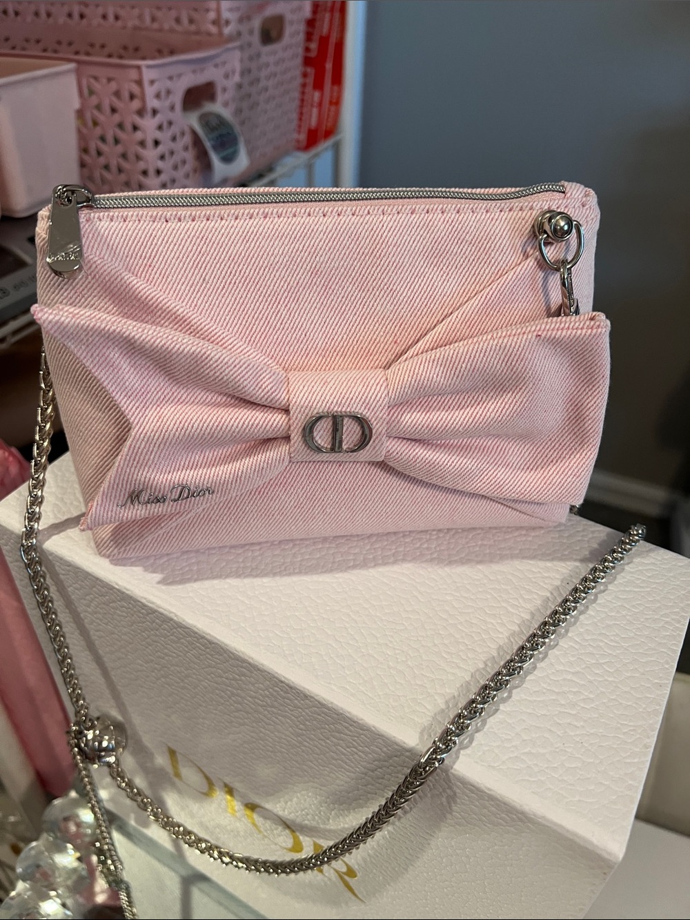 Dior Light Pink Bow Mini Bag with Adjustable Silver Chain - Picture 3 of 9